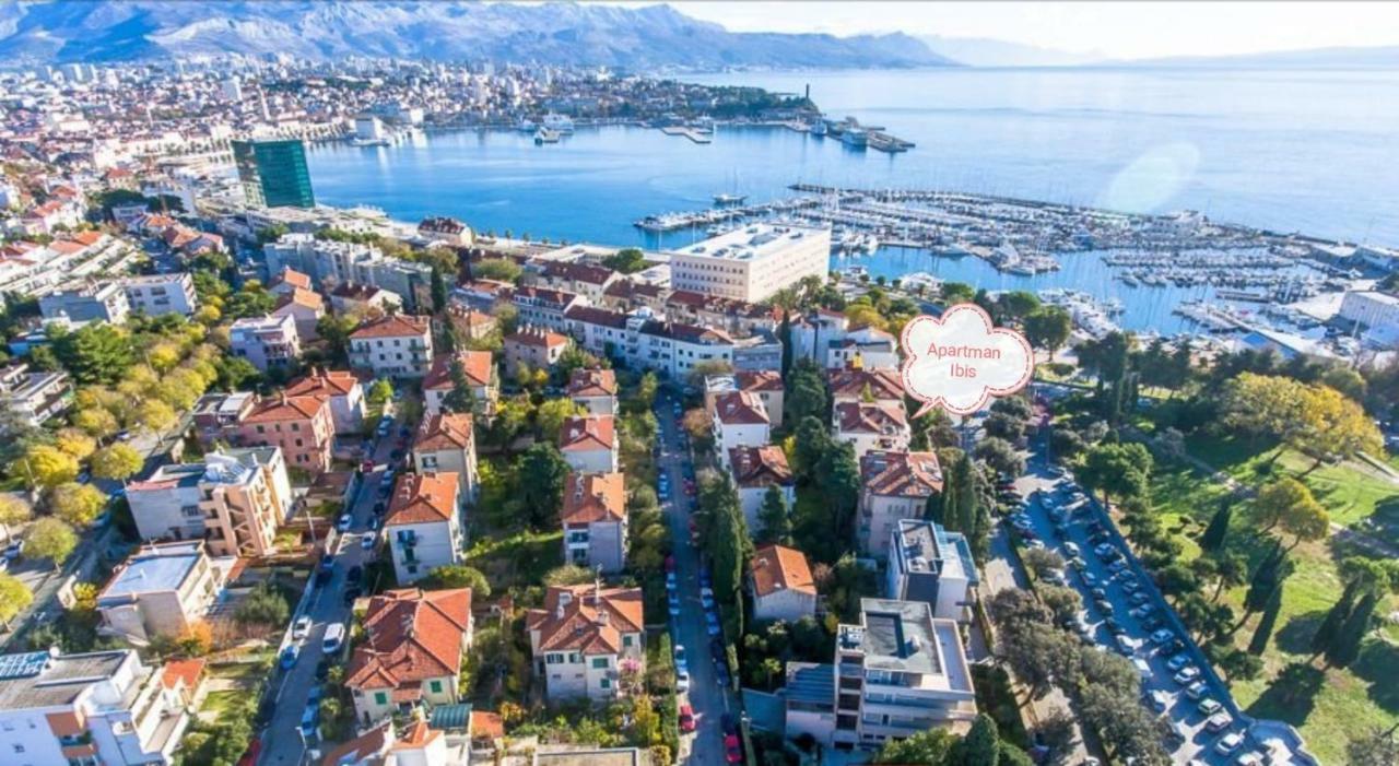 Ibis Your Cosy Oasis With Private Parking And Patio Split Exteriör bild