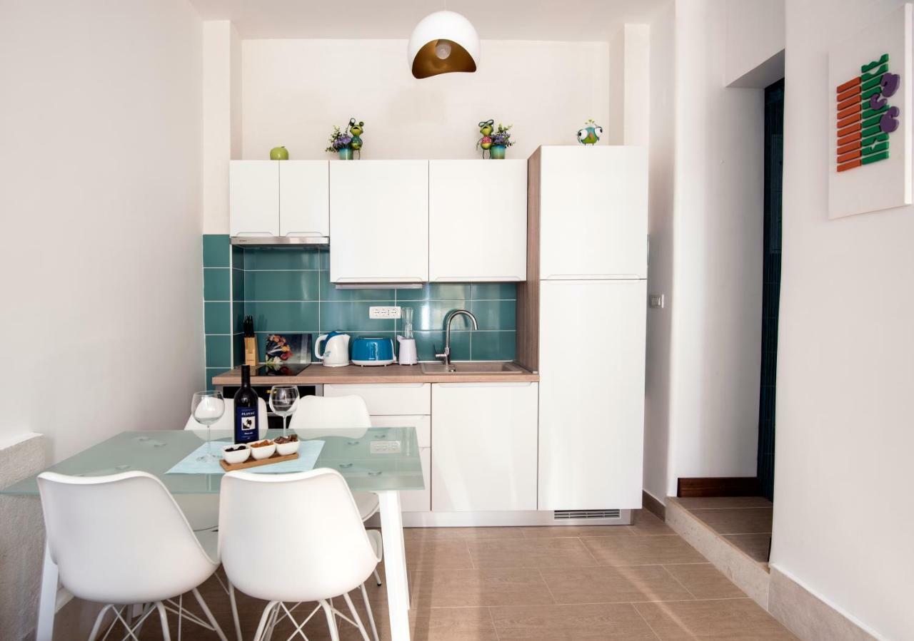 Ibis Your Cosy Oasis With Private Parking And Patio Split Exteriör bild