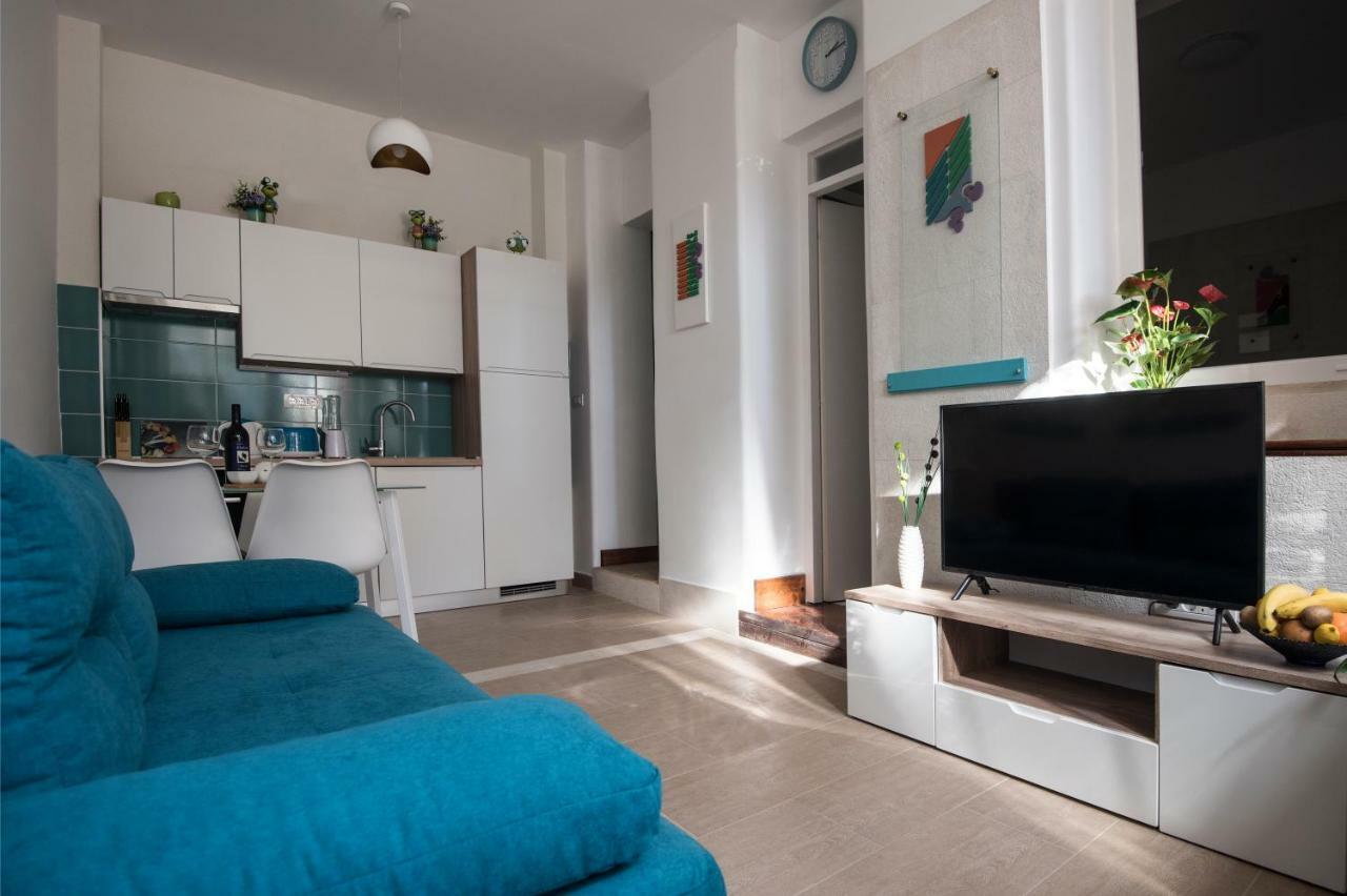 Ibis Your Cosy Oasis With Private Parking And Patio Split Exteriör bild