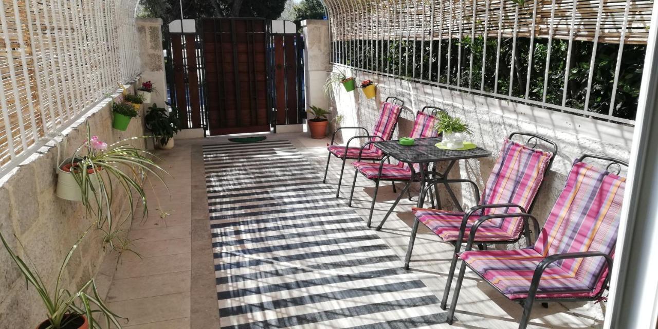 Ibis Your Cosy Oasis With Private Parking And Patio Split Exteriör bild