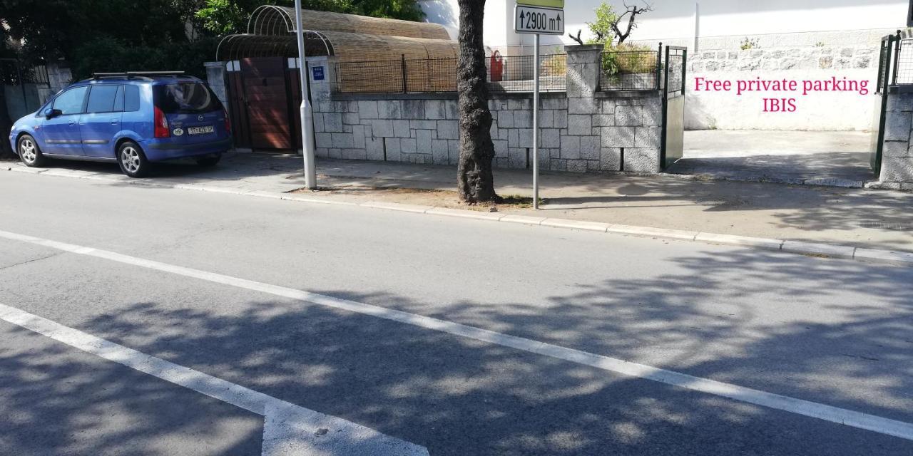 Ibis Your Cosy Oasis With Private Parking And Patio Split Exteriör bild
